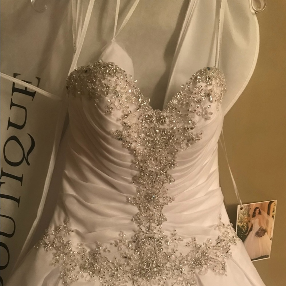 Elegant White Beaded Wedding Dress